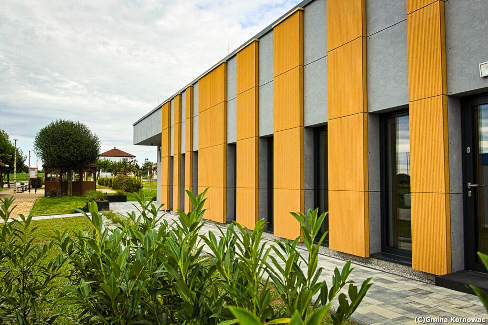 Zdjęcie w galerii na portalu naszraciborz.pl: Kino, pumptrack i siłownia – nowoczesne centrum kultury otwarte w Kornowacu wiadomości z regionu