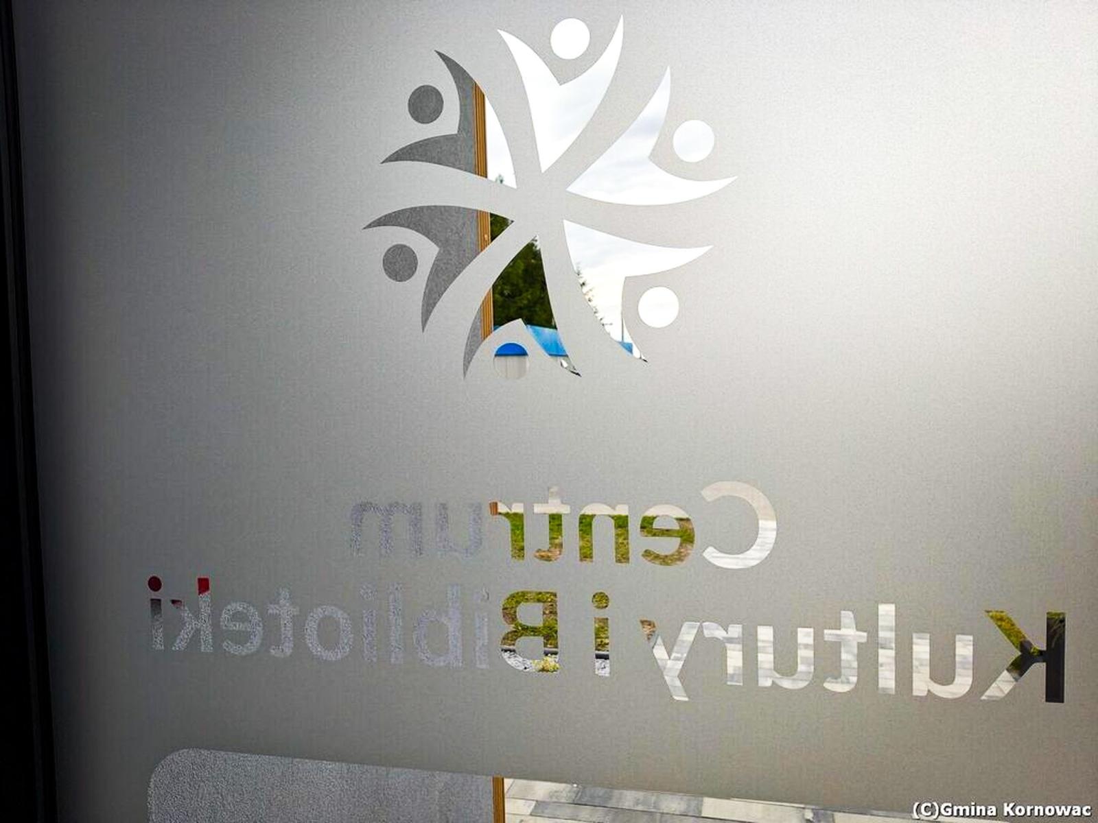 Zdjęcie w galerii na portalu naszraciborz.pl: Kino, pumptrack i siłownia – nowoczesne centrum kultury otwarte w Kornowacu wiadomości z regionu