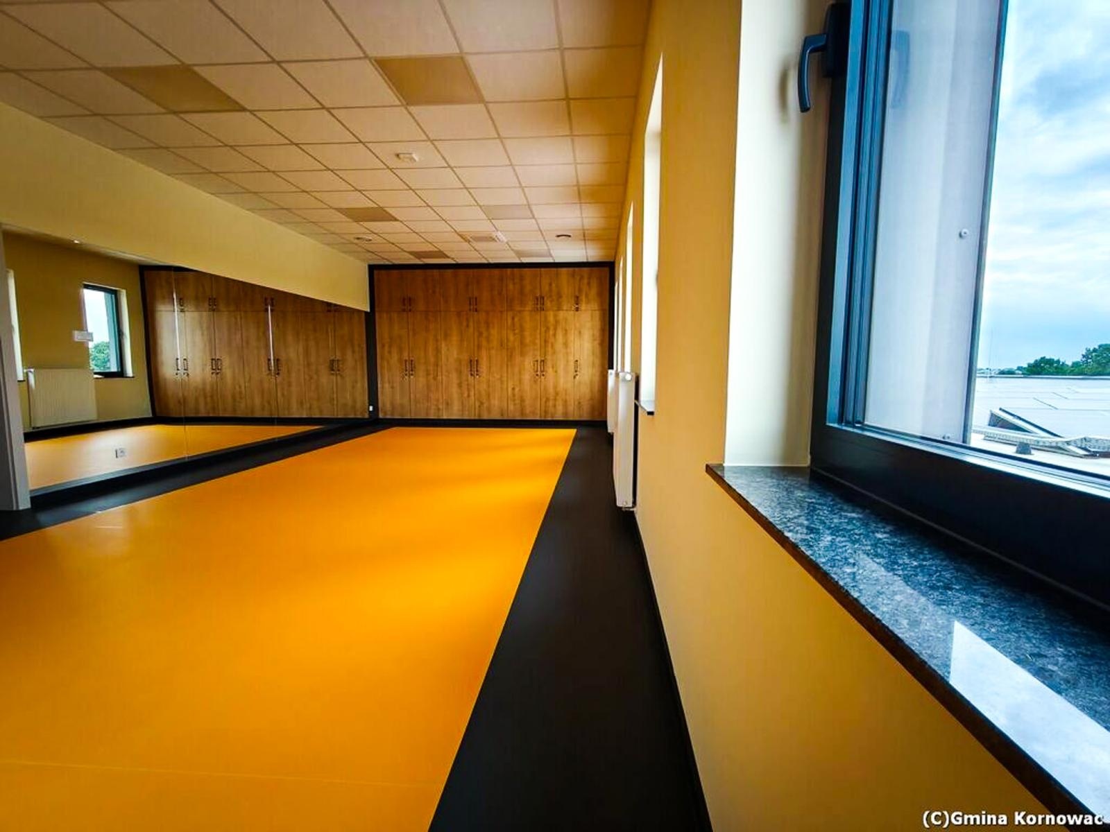 Zdjęcie w galerii na portalu naszraciborz.pl: Kino, pumptrack i siłownia – nowoczesne centrum kultury otwarte w Kornowacu wiadomości z regionu