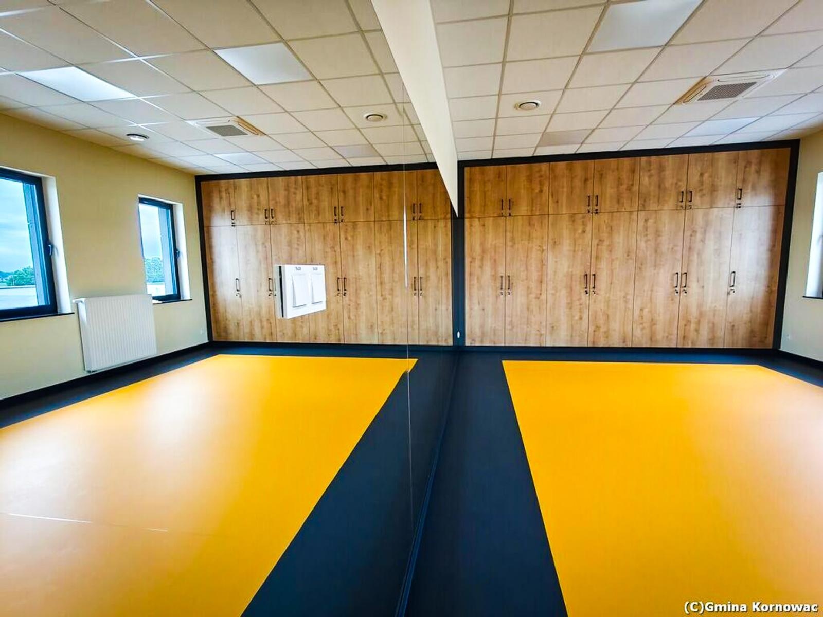 Zdjęcie w galerii na portalu naszraciborz.pl: Kino, pumptrack i siłownia – nowoczesne centrum kultury otwarte w Kornowacu wiadomości z regionu