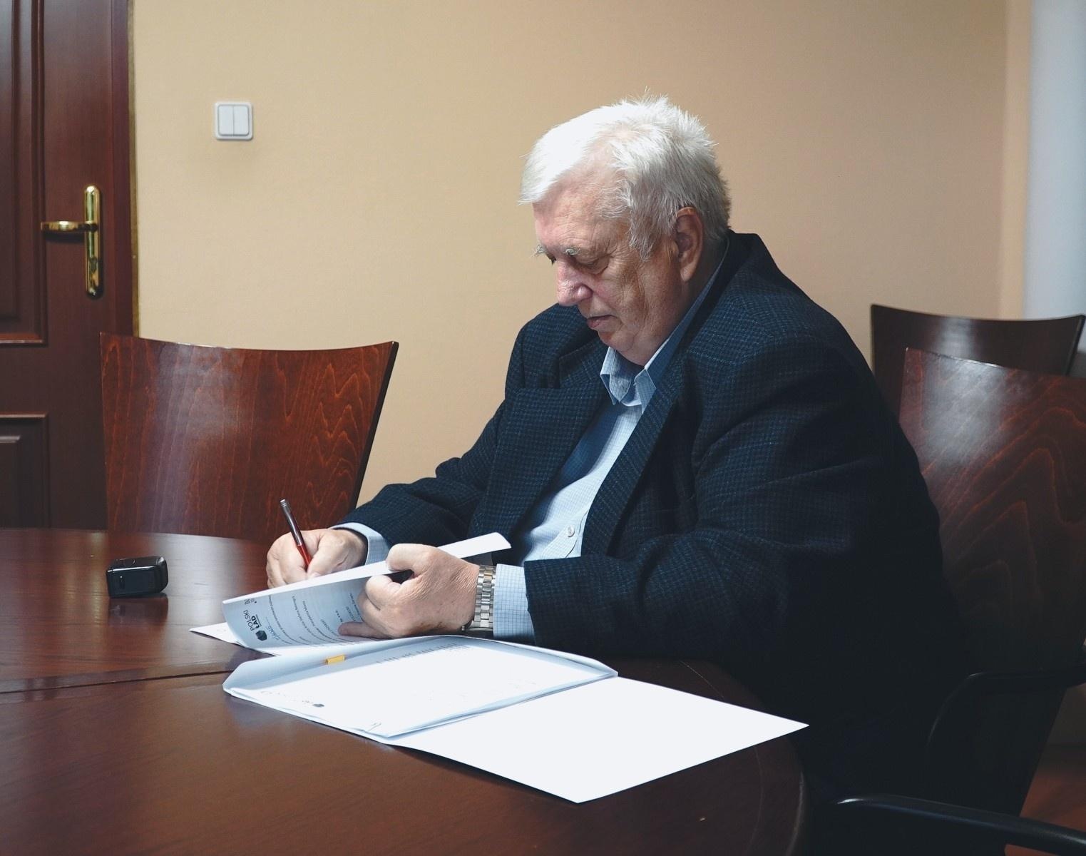 Zdjęcie w galerii na portalu naszraciborz.pl: W ratuszu podpisano umowę na modernizację zoo w Oborze wiadomości z regionu