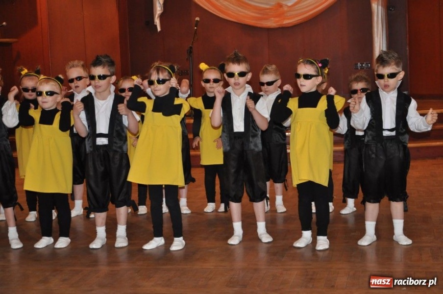 Zdjęcie w galerii na portalu naszraciborz.pl: Prawie 300 młodych talentów w Tworkowie wiadomości z regionu