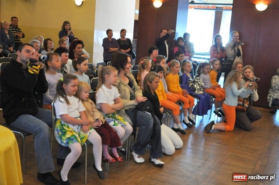 Zdjęcie w galerii na portalu naszraciborz.pl: Prawie 300 młodych talentów w Tworkowie wiadomości z regionu