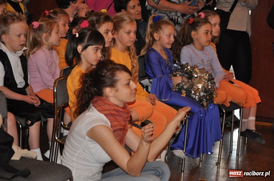 Zdjęcie w galerii na portalu naszraciborz.pl: Prawie 300 młodych talentów w Tworkowie wiadomości z regionu
