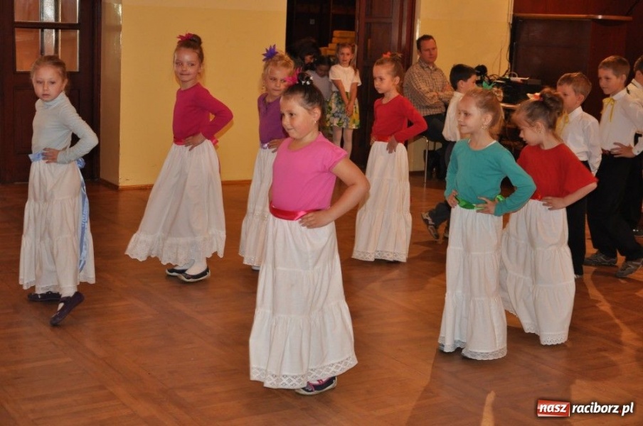 Zdjęcie w galerii na portalu naszraciborz.pl: Prawie 300 młodych talentów w Tworkowie wiadomości z regionu