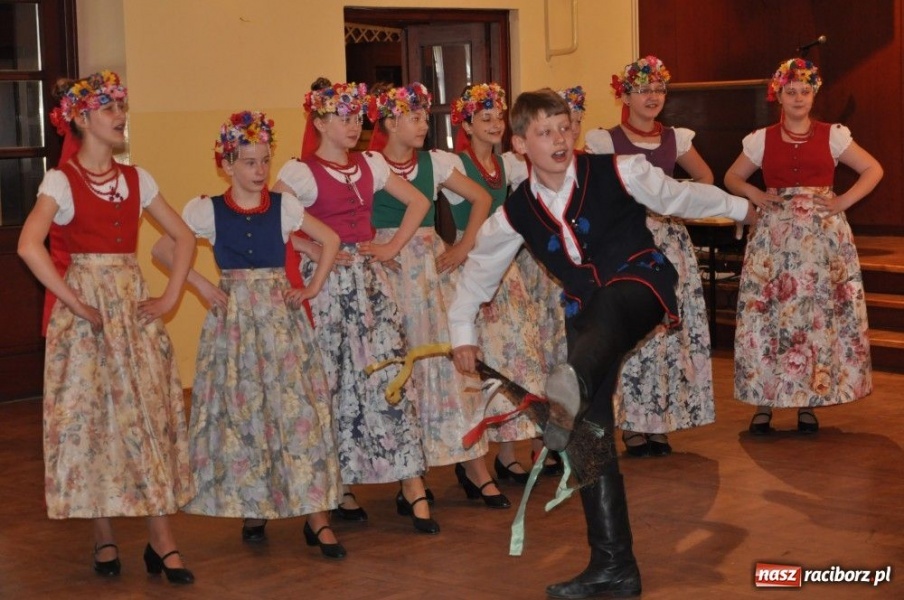 Zdjęcie w galerii na portalu naszraciborz.pl: Prawie 300 młodych talentów w Tworkowie wiadomości z regionu