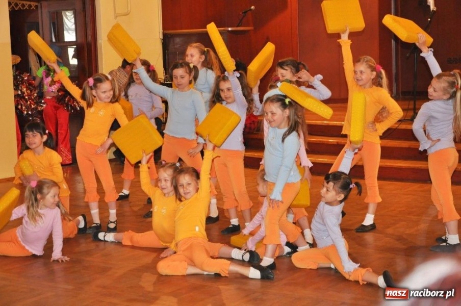 Zdjęcie w galerii na portalu naszraciborz.pl: Prawie 300 młodych talentów w Tworkowie wiadomości z regionu