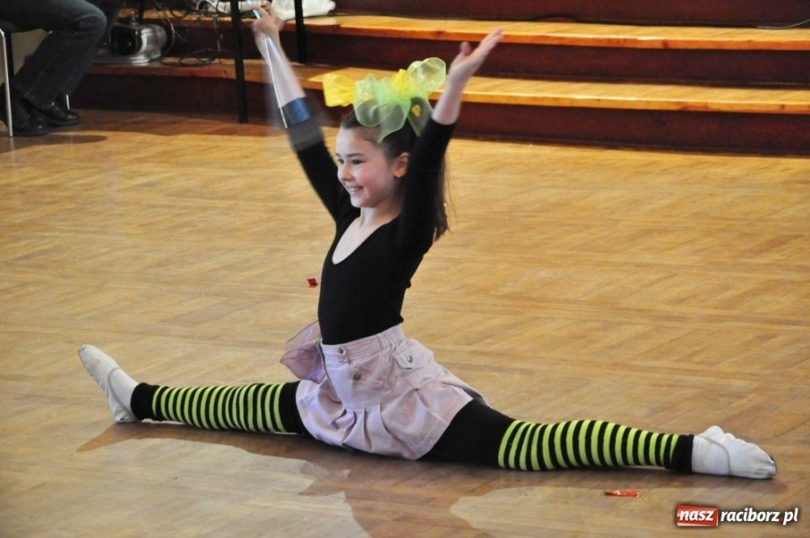 Zdjęcie w galerii na portalu naszraciborz.pl: Prawie 300 młodych talentów w Tworkowie wiadomości z regionu