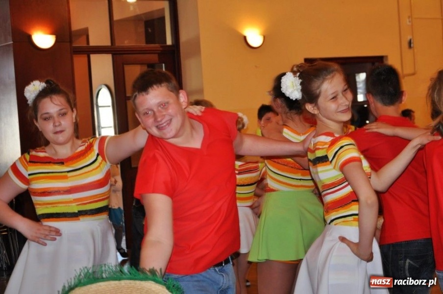 Zdjęcie w galerii na portalu naszraciborz.pl: Prawie 300 młodych talentów w Tworkowie wiadomości z regionu