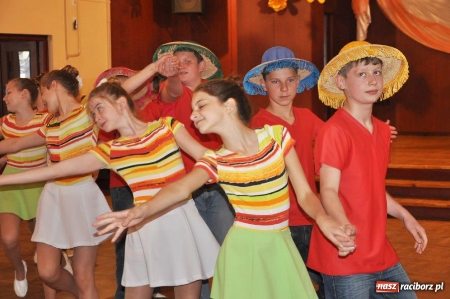 Zdjęcie w galerii na portalu naszraciborz.pl: Prawie 300 młodych talentów w Tworkowie wiadomości z regionu