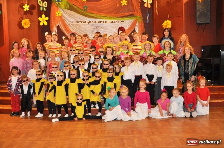 Zdjęcie w galerii na portalu naszraciborz.pl: Prawie 300 młodych talentów w Tworkowie wiadomości z regionu