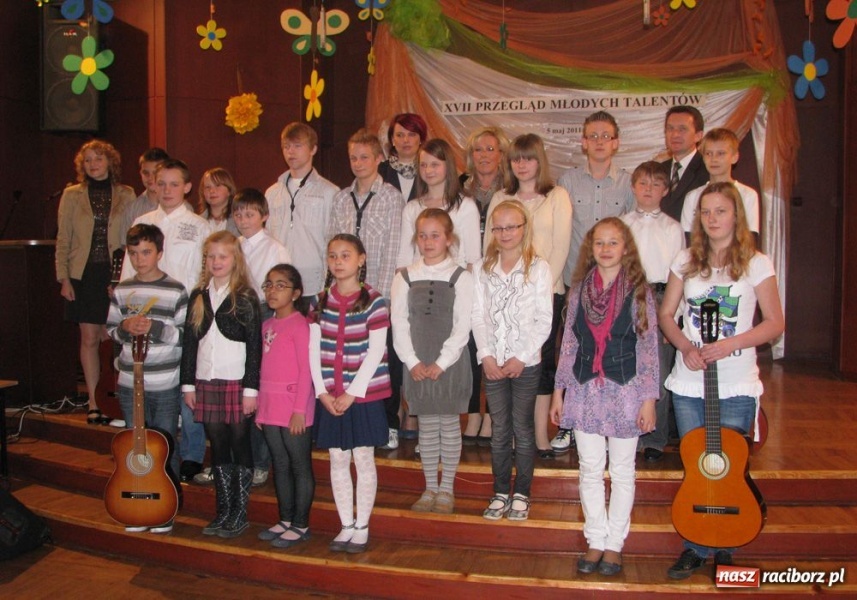 Zdjęcie w galerii na portalu naszraciborz.pl: Prawie 300 młodych talentów w Tworkowie wiadomości z regionu