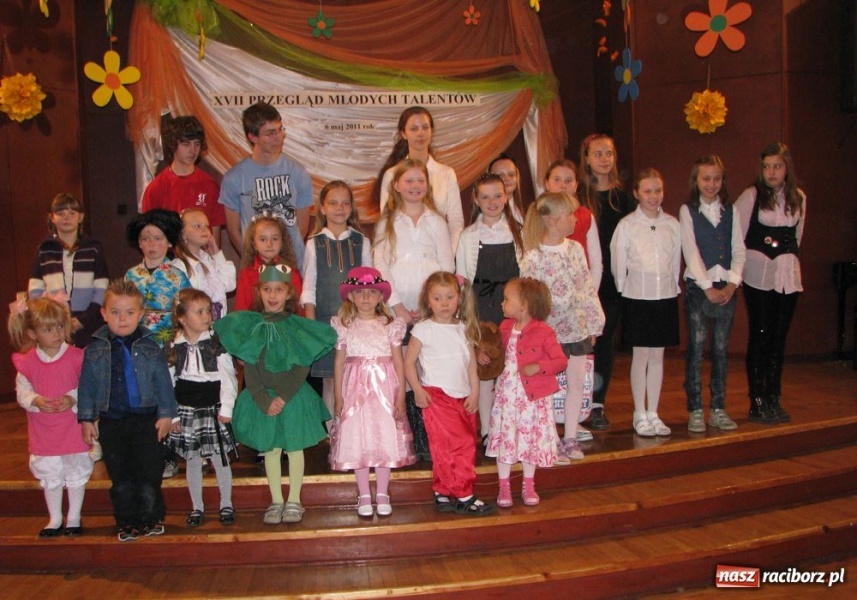 Zdjęcie w galerii na portalu naszraciborz.pl: Prawie 300 młodych talentów w Tworkowie wiadomości z regionu