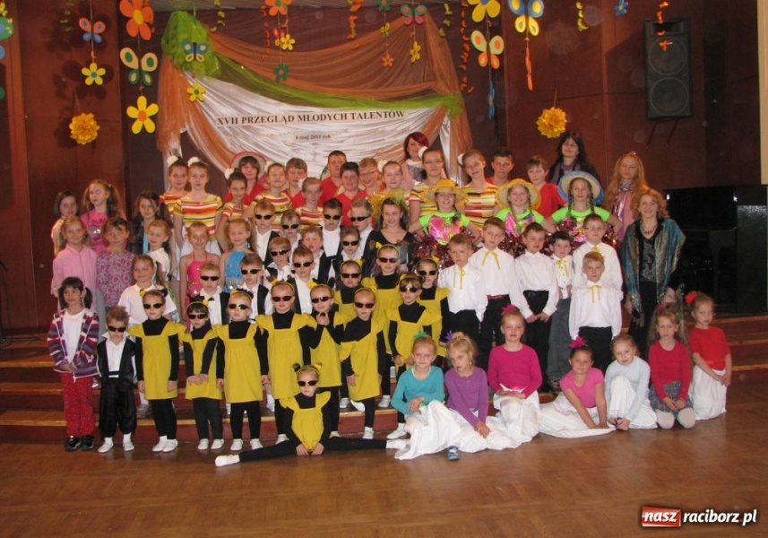 Zdjęcie w galerii na portalu naszraciborz.pl: Prawie 300 młodych talentów w Tworkowie wiadomości z regionu