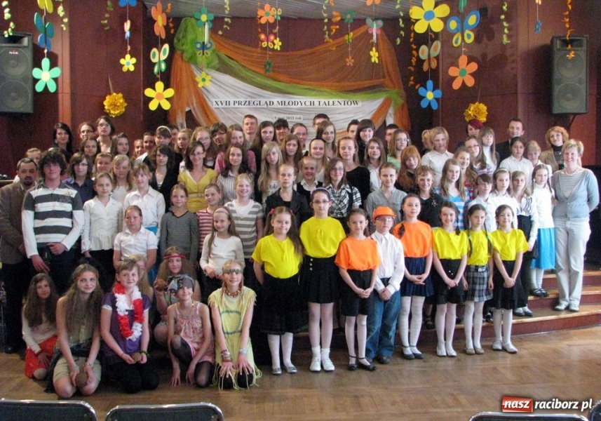 Zdjęcie w galerii na portalu naszraciborz.pl: Prawie 300 młodych talentów w Tworkowie wiadomości z regionu