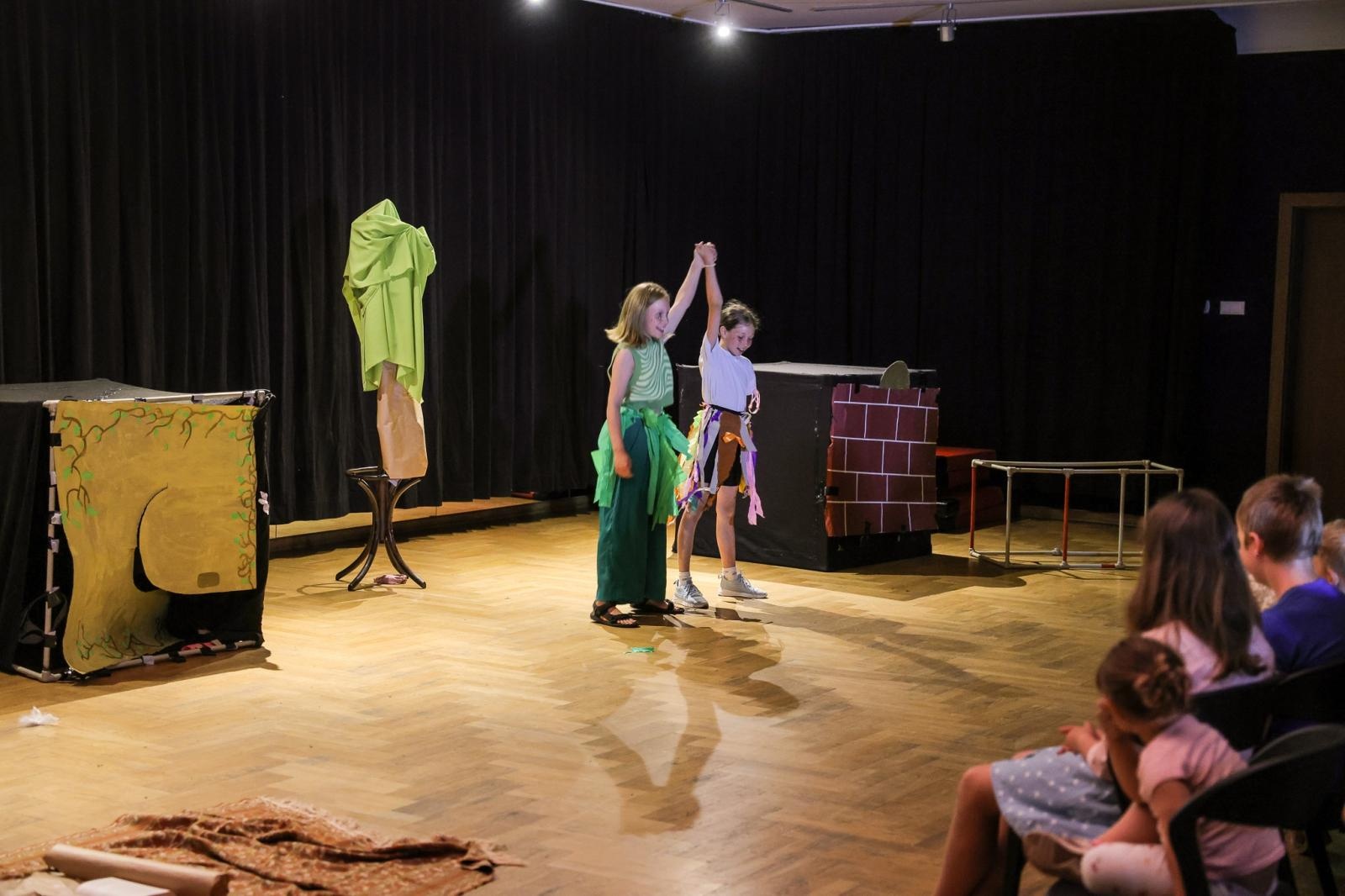 Zdjęcie w galerii na portalu naszraciborz.pl: MISJA SZTUKA! Półkolonie teatralne i finałowe przedstawienie w RCK wiadomości z regionu