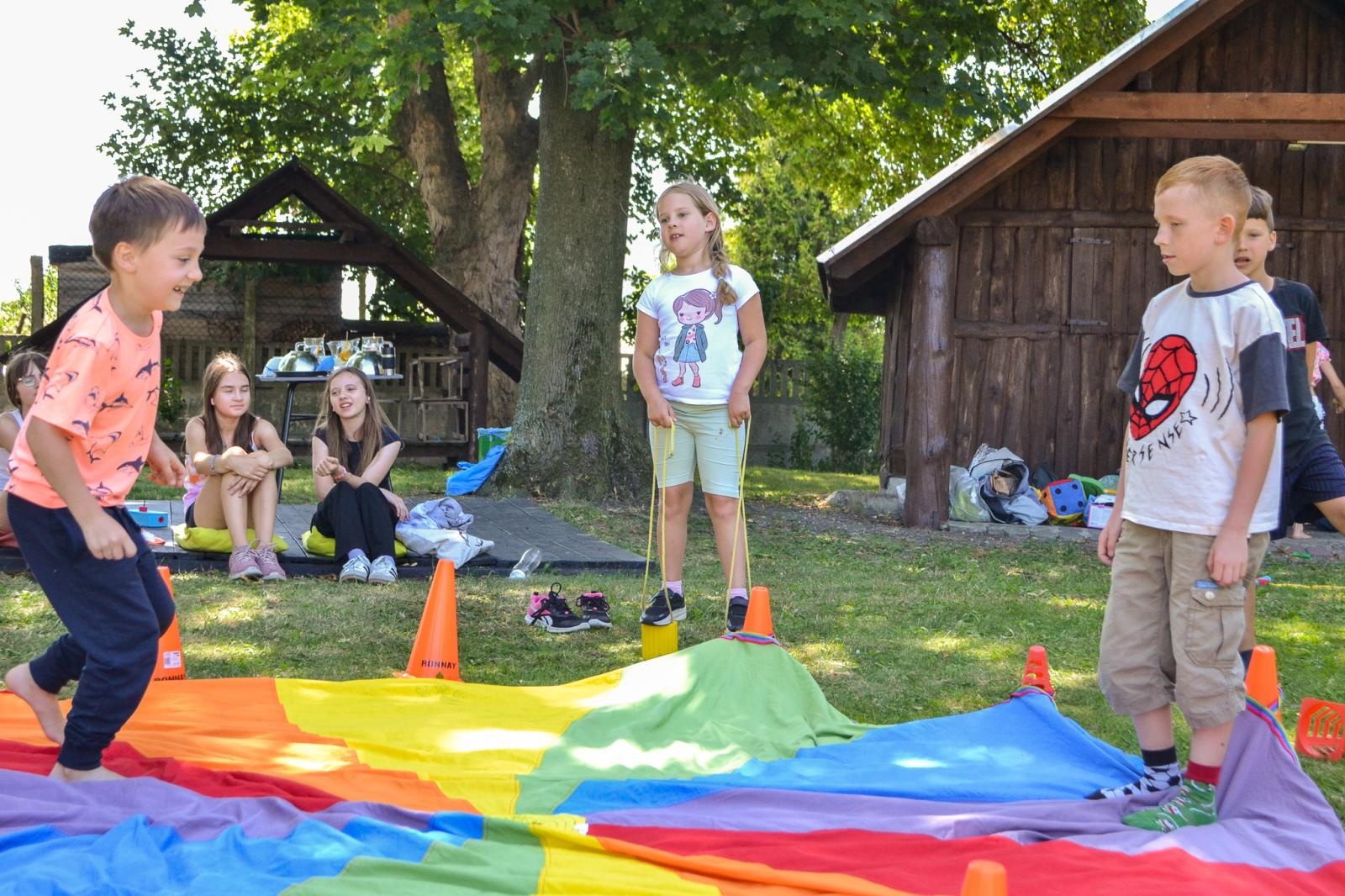 Zdjęcie w galerii na portalu naszraciborz.pl: MISJA SZTUKA! Półkolonie teatralne i finałowe przedstawienie w RCK wiadomości z regionu