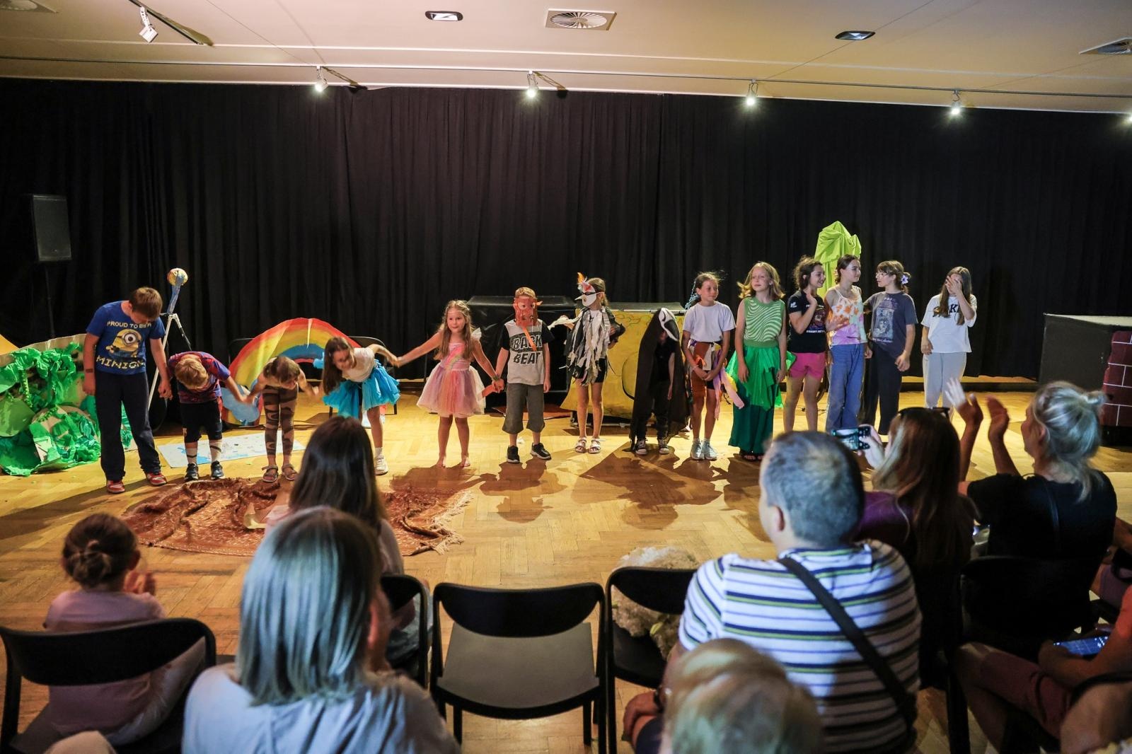 Zdjęcie w galerii na portalu naszraciborz.pl: MISJA SZTUKA! Półkolonie teatralne i finałowe przedstawienie w RCK wiadomości z regionu