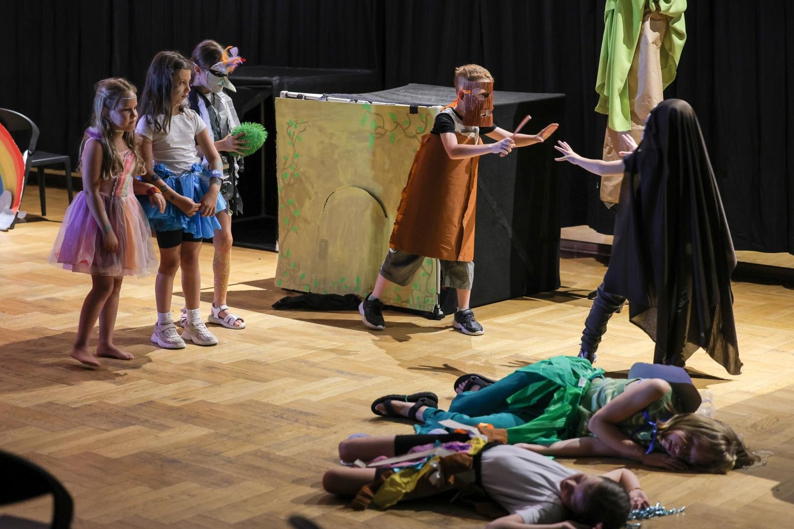 Zdjęcie w galerii na portalu naszraciborz.pl: MISJA SZTUKA! Półkolonie teatralne i finałowe przedstawienie w RCK wiadomości z regionu