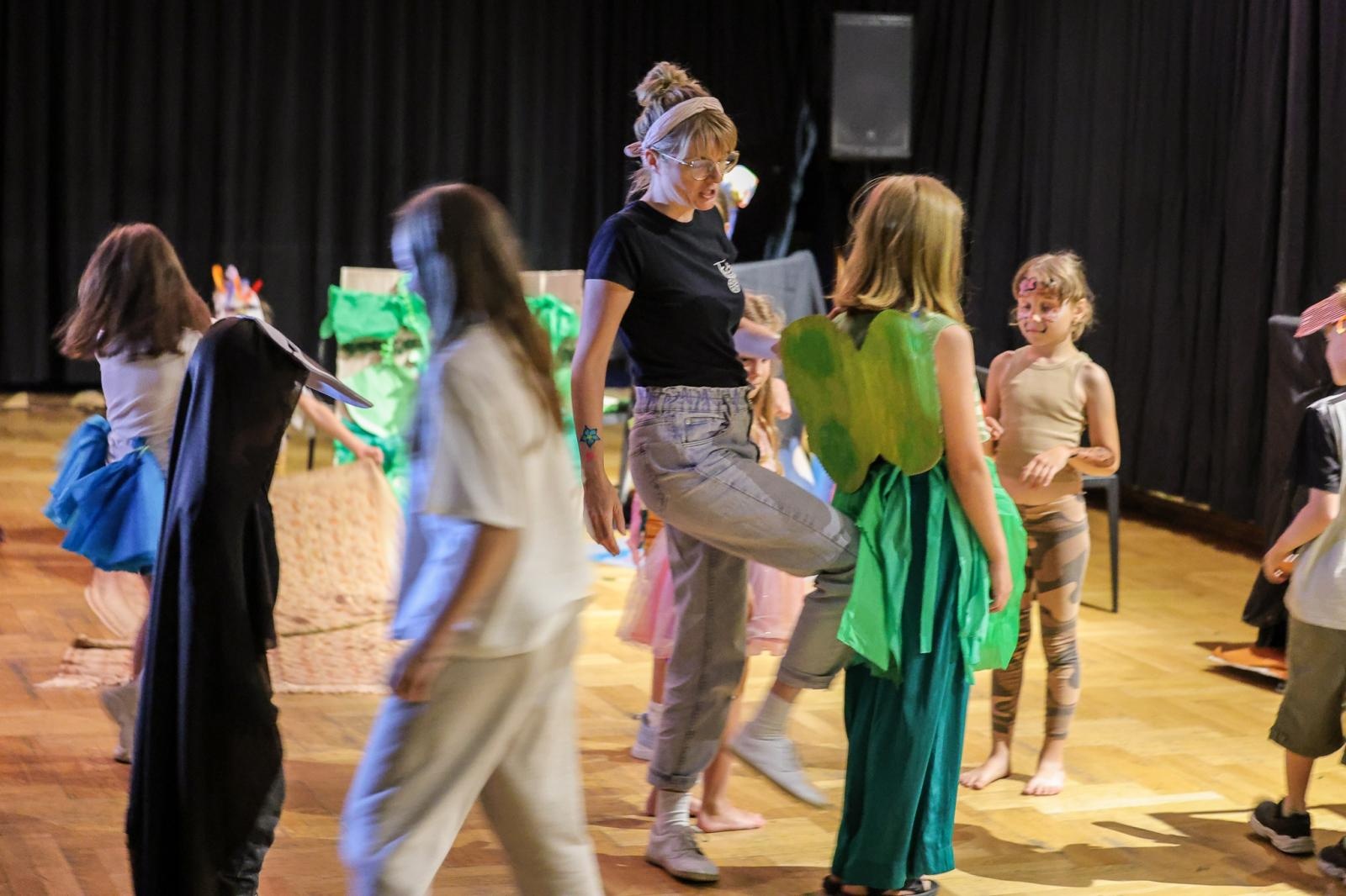 Zdjęcie w galerii na portalu naszraciborz.pl: MISJA SZTUKA! Półkolonie teatralne i finałowe przedstawienie w RCK wiadomości z regionu