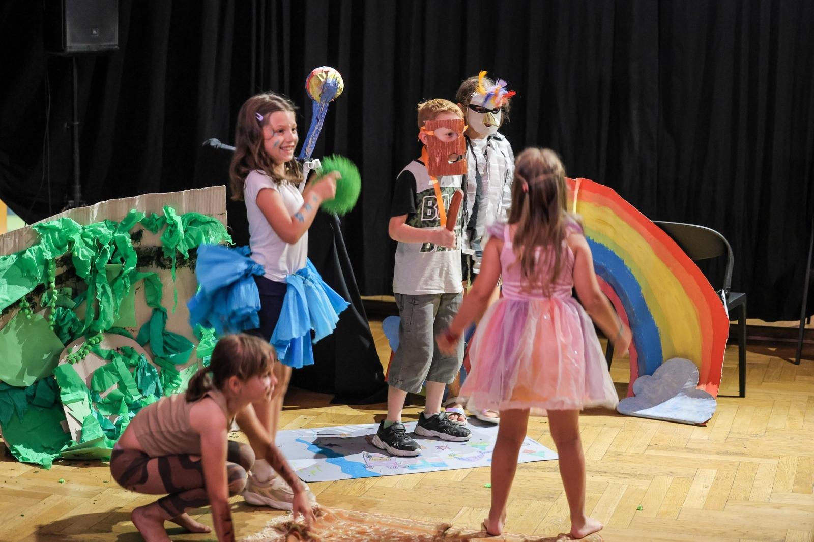 Zdjęcie w galerii na portalu naszraciborz.pl: MISJA SZTUKA! Półkolonie teatralne i finałowe przedstawienie w RCK wiadomości z regionu