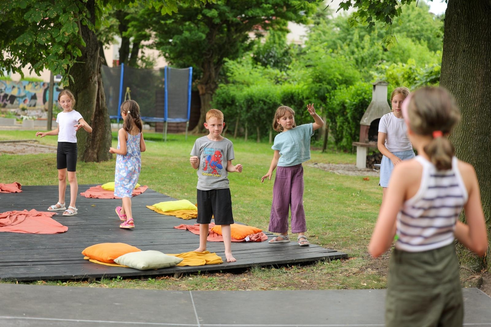 Zdjęcie w galerii na portalu naszraciborz.pl: MISJA SZTUKA! Półkolonie teatralne i finałowe przedstawienie w RCK wiadomości z regionu