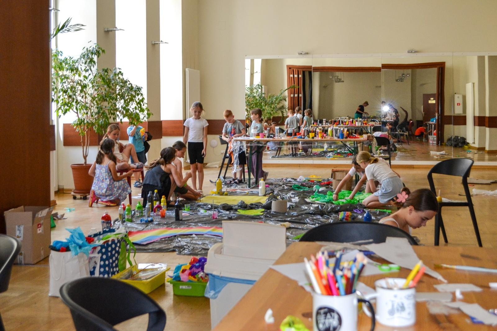 Zdjęcie w galerii na portalu naszraciborz.pl: MISJA SZTUKA! Półkolonie teatralne i finałowe przedstawienie w RCK wiadomości z regionu