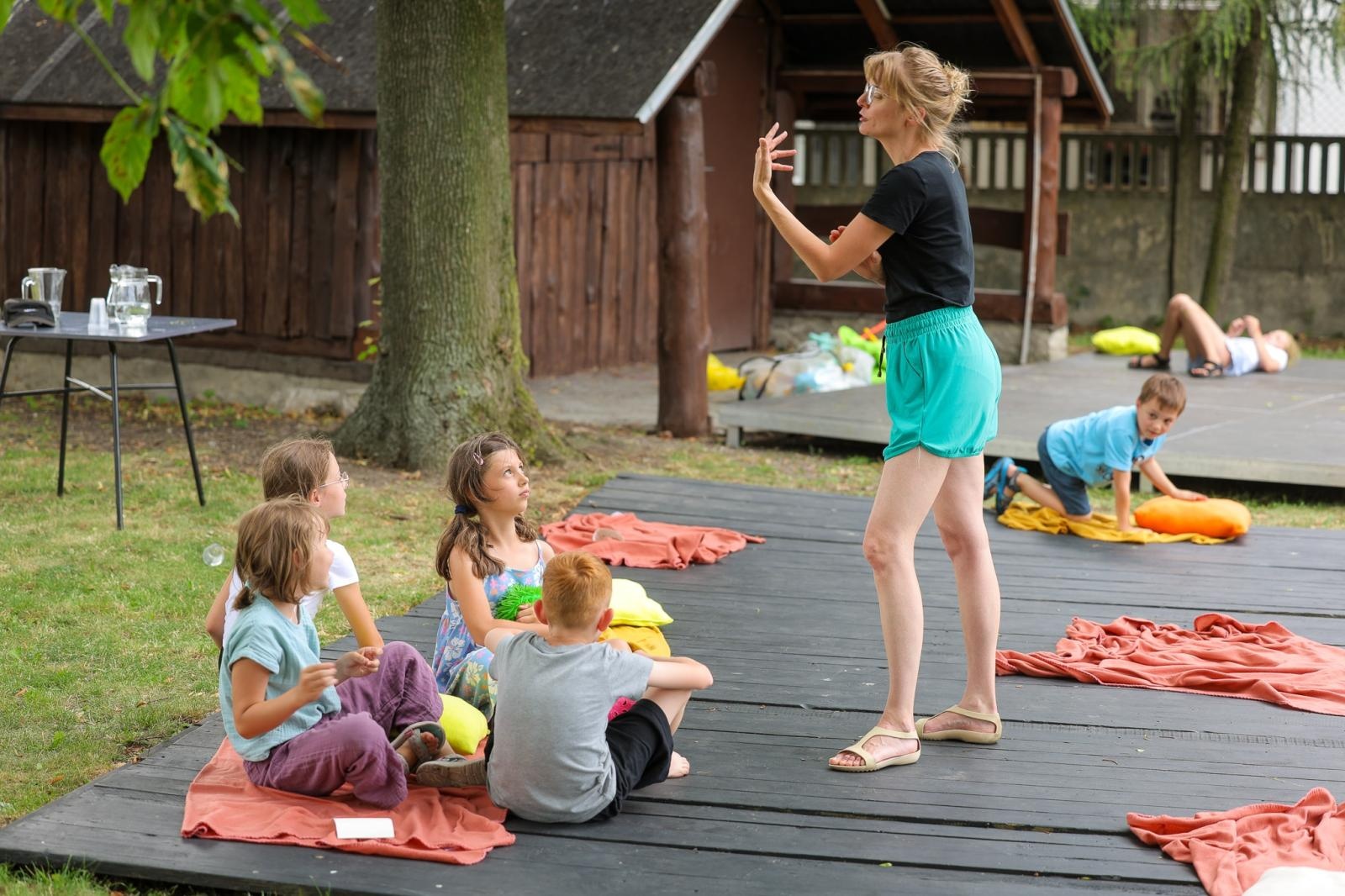 Zdjęcie w galerii na portalu naszraciborz.pl: MISJA SZTUKA! Półkolonie teatralne i finałowe przedstawienie w RCK wiadomości z regionu