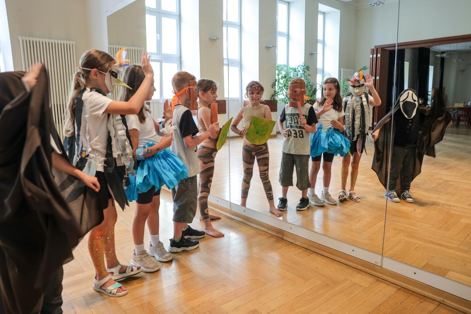 Zdjęcie w galerii na portalu naszraciborz.pl: MISJA SZTUKA! Półkolonie teatralne i finałowe przedstawienie w RCK wiadomości z regionu