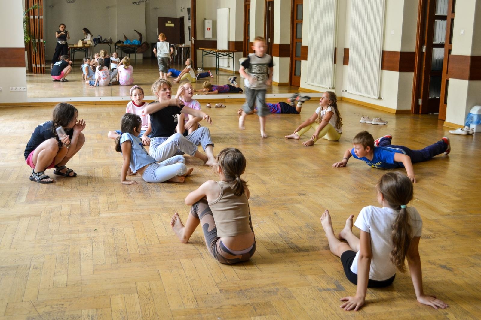 Zdjęcie w galerii na portalu naszraciborz.pl: MISJA SZTUKA! Półkolonie teatralne i finałowe przedstawienie w RCK wiadomości z regionu