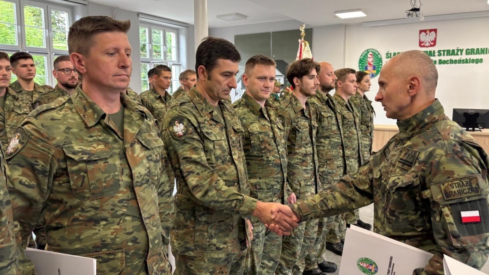 Zdjęcie w galerii na portalu naszraciborz.pl: 40 funkcjonariuszy Śląskiego Oddziału Straży Granicznej z Raciborza zostało mianowanych na stopień kaprala wiadomości z regionu
