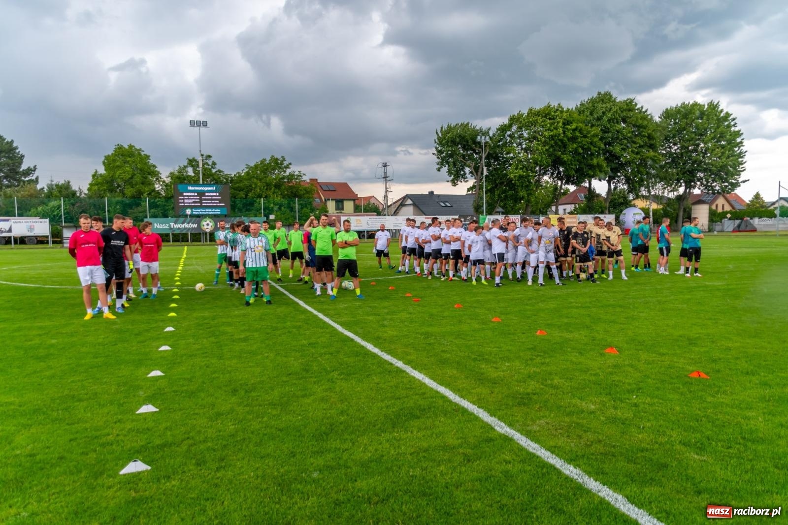 Zdjęcie w galerii na portalu naszraciborz.pl: Turniej Firm o Puchar Wójta Gminy Krzyżanowice. LKS Tworków obchodzi jubileusz 120 lat [FOTO i WIDEO] wiadomości z regionu
