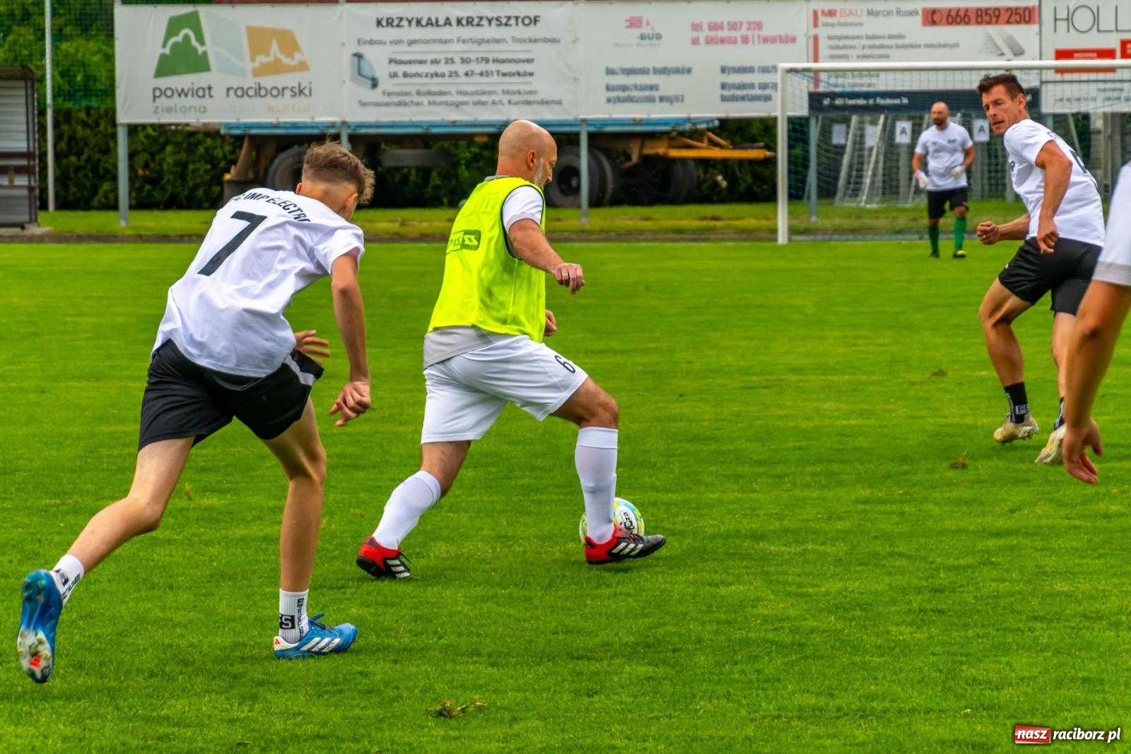 Zdjęcie w galerii na portalu naszraciborz.pl: Turniej Firm o Puchar Wójta Gminy Krzyżanowice. LKS Tworków obchodzi jubileusz 120 lat [FOTO i WIDEO] wiadomości z regionu