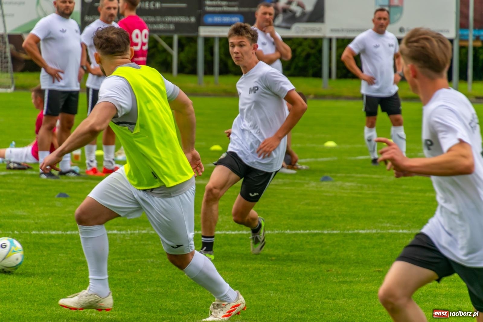 Zdjęcie w galerii na portalu naszraciborz.pl: Turniej Firm o Puchar Wójta Gminy Krzyżanowice. LKS Tworków obchodzi jubileusz 120 lat [FOTO i WIDEO] wiadomości z regionu