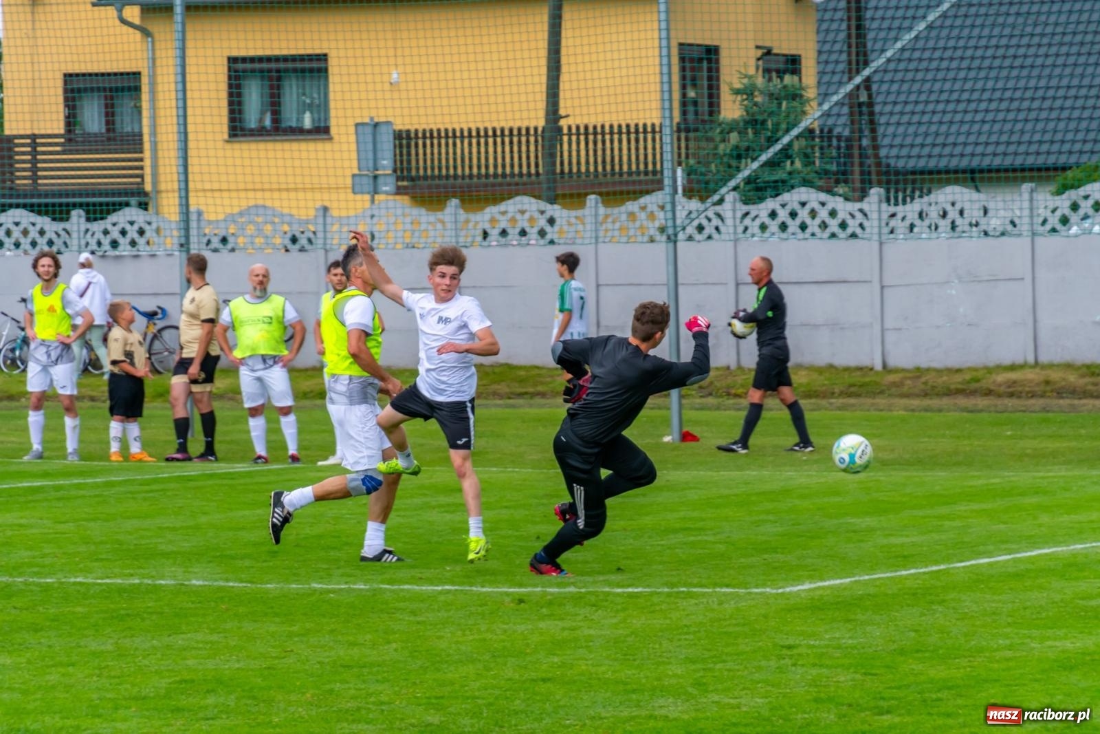 Zdjęcie w galerii na portalu naszraciborz.pl: Turniej Firm o Puchar Wójta Gminy Krzyżanowice. LKS Tworków obchodzi jubileusz 120 lat [FOTO i WIDEO] wiadomości z regionu