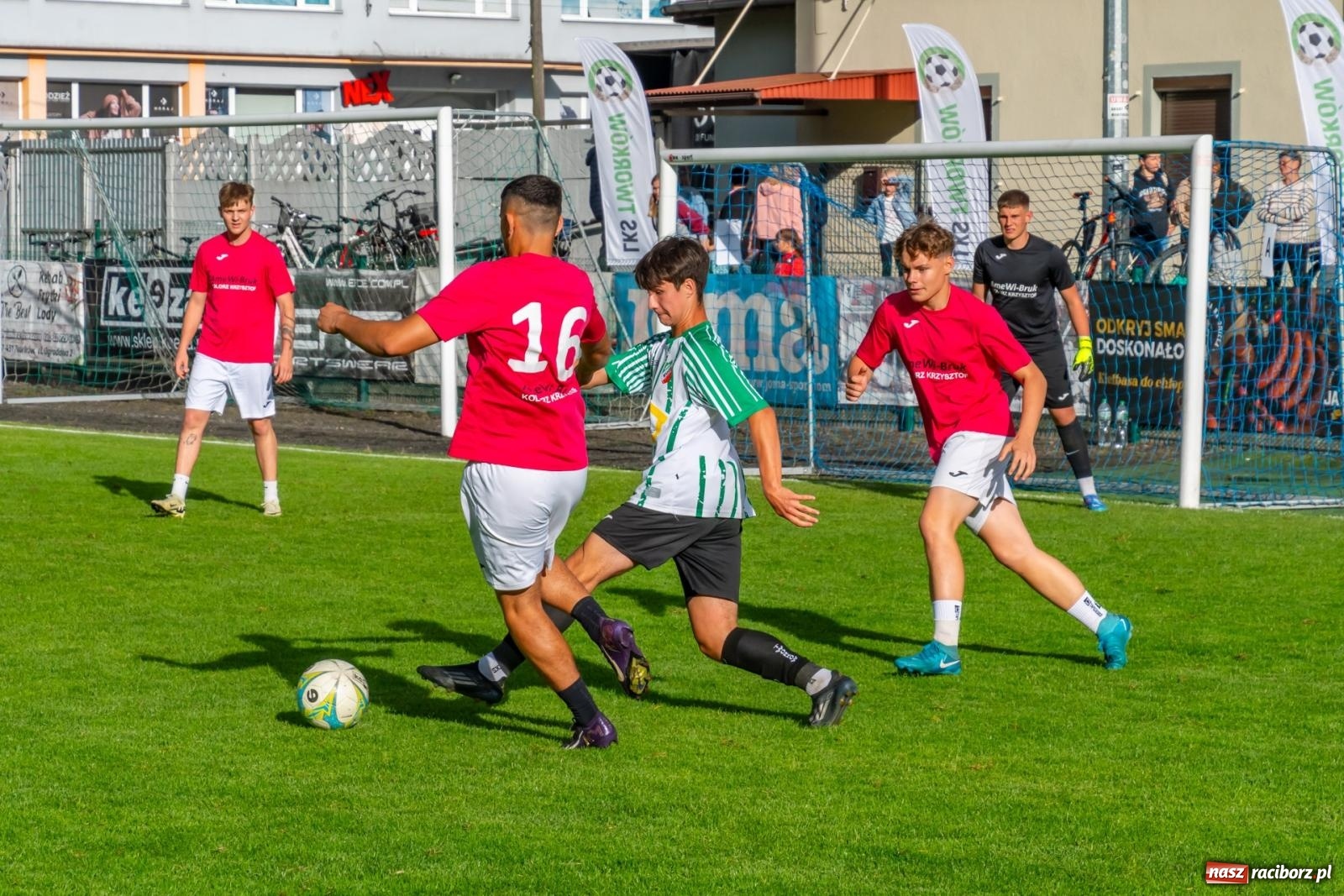 Zdjęcie w galerii na portalu naszraciborz.pl: Turniej Firm o Puchar Wójta Gminy Krzyżanowice. LKS Tworków obchodzi jubileusz 120 lat [FOTO i WIDEO] wiadomości z regionu