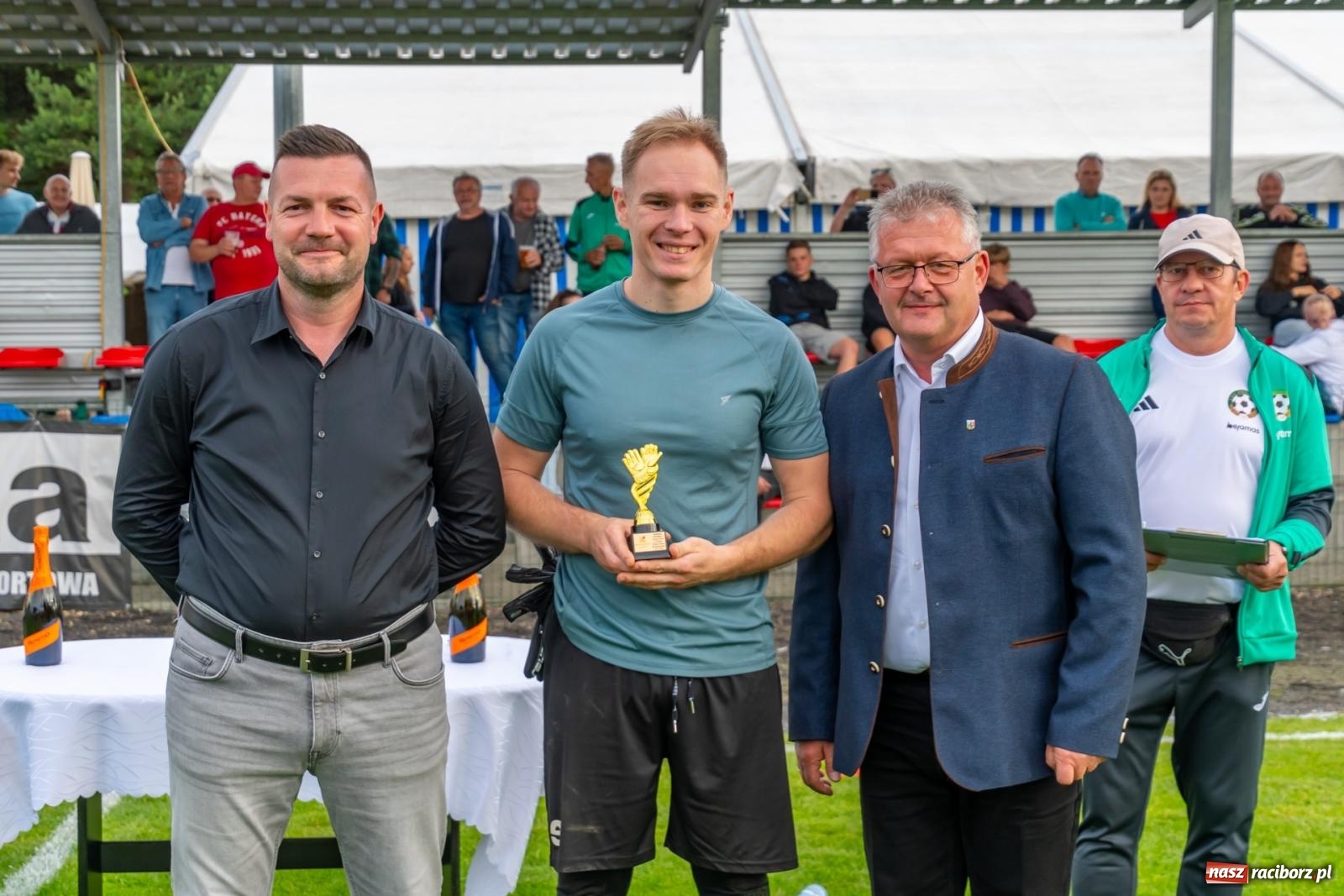 Zdjęcie w galerii na portalu naszraciborz.pl: Turniej Firm o Puchar Wójta Gminy Krzyżanowice. LKS Tworków obchodzi jubileusz 120 lat [FOTO i WIDEO] wiadomości z regionu