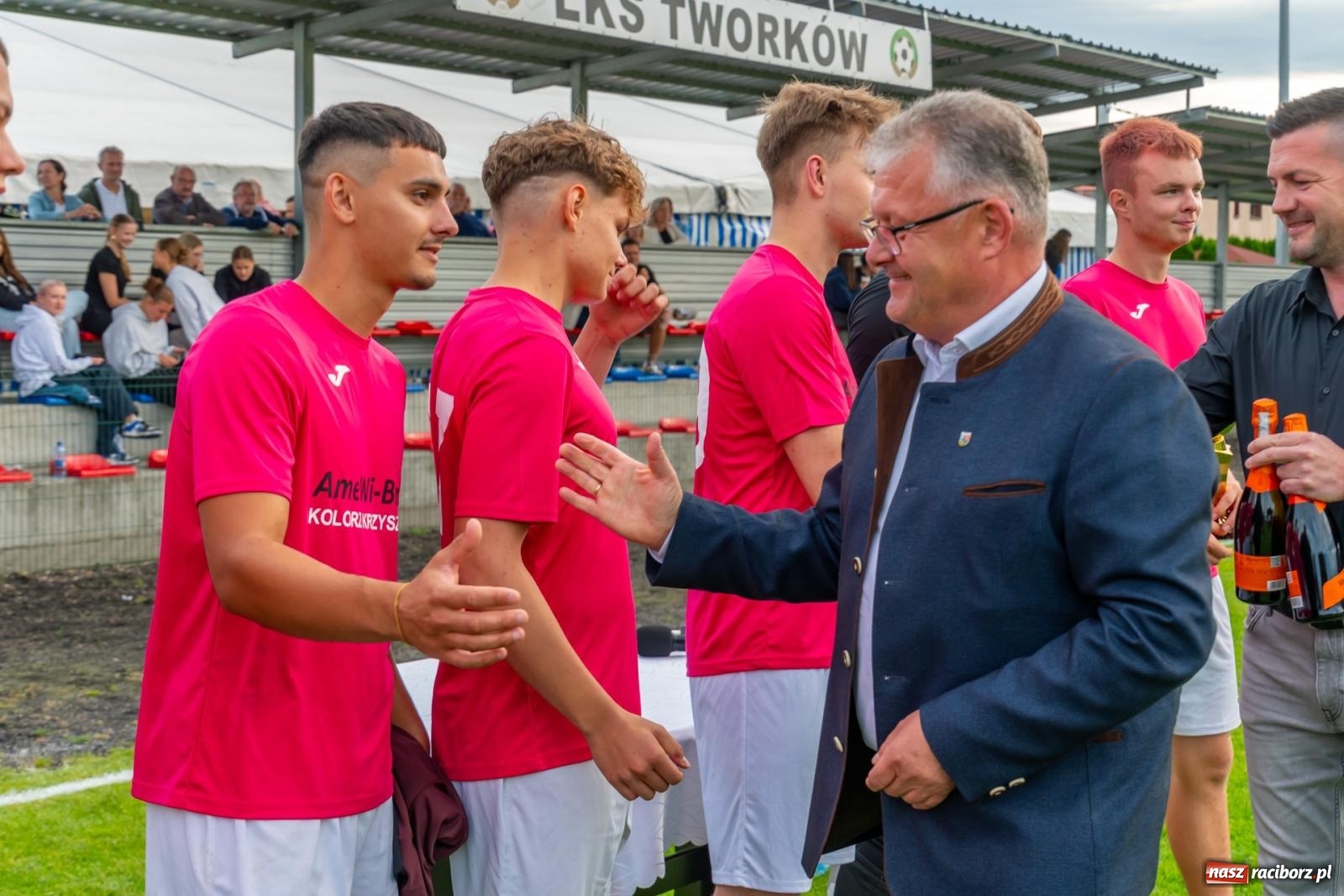 Zdjęcie w galerii na portalu naszraciborz.pl: Turniej Firm o Puchar Wójta Gminy Krzyżanowice. LKS Tworków obchodzi jubileusz 120 lat [FOTO i WIDEO] wiadomości z regionu