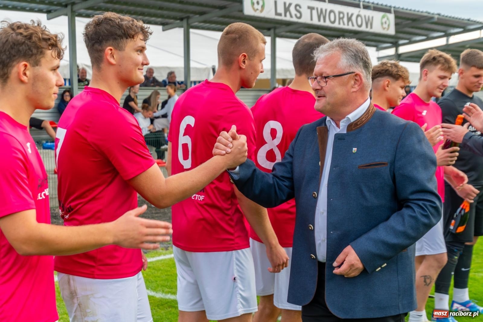 Zdjęcie w galerii na portalu naszraciborz.pl: Turniej Firm o Puchar Wójta Gminy Krzyżanowice. LKS Tworków obchodzi jubileusz 120 lat [FOTO i WIDEO] wiadomości z regionu
