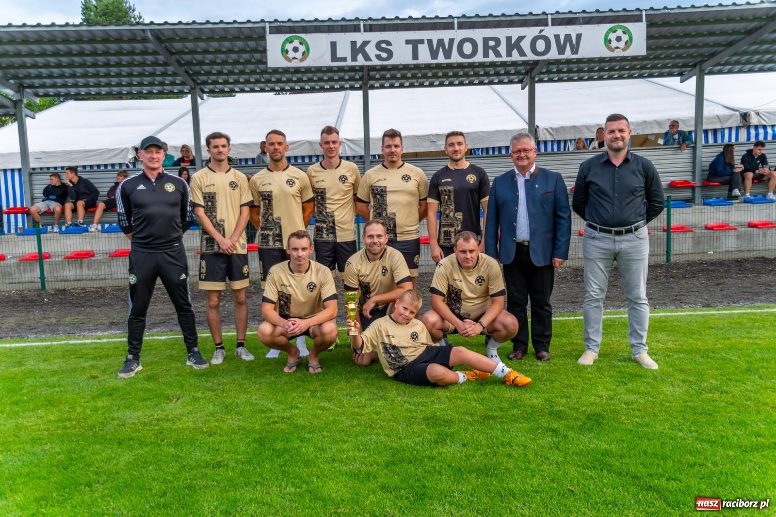 Zdjęcie w galerii na portalu naszraciborz.pl: Turniej Firm o Puchar Wójta Gminy Krzyżanowice. LKS Tworków obchodzi jubileusz 120 lat [FOTO i WIDEO] wiadomości z regionu