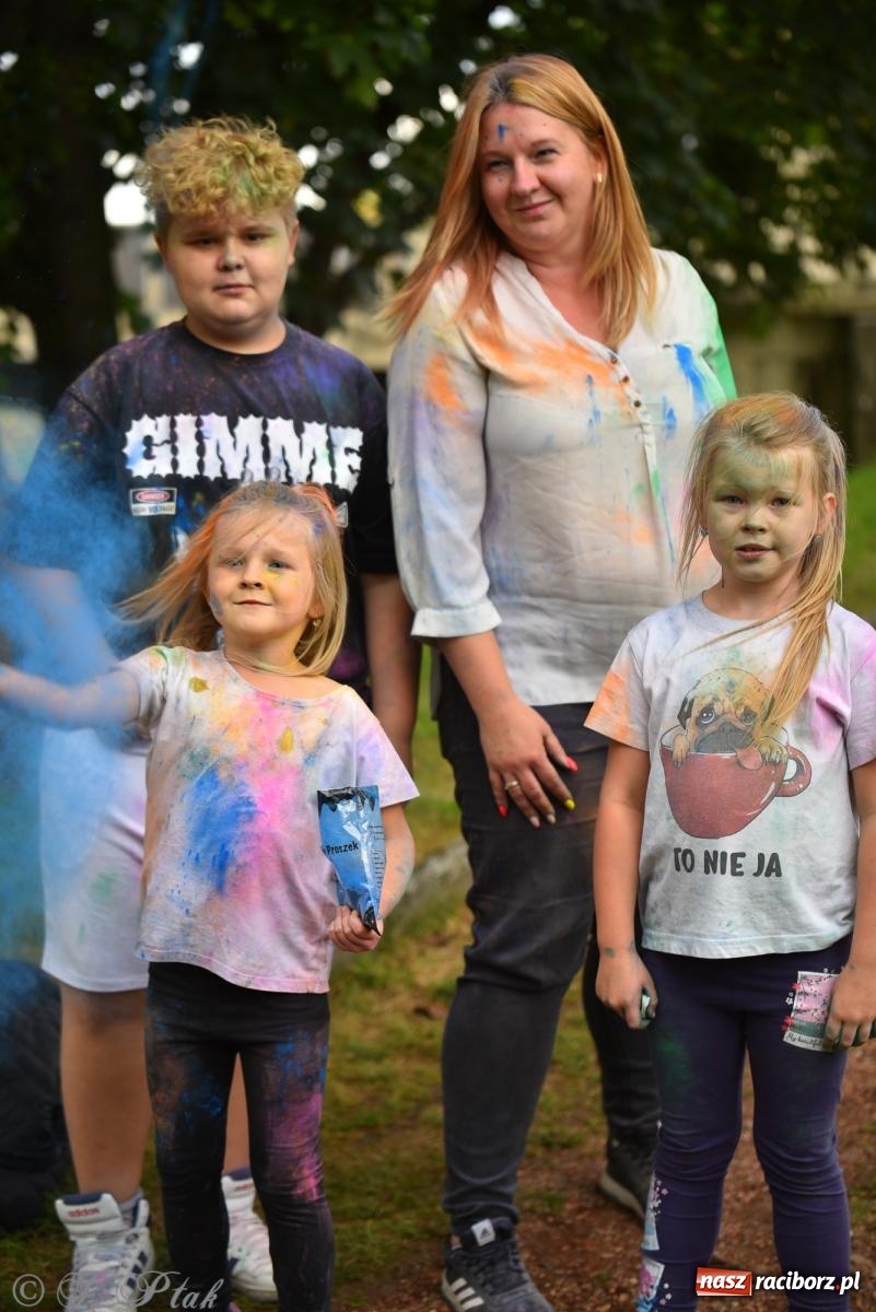 Zdjęcie w galerii na portalu naszraciborz.pl: Dinozaur na bulwarach i bańkowa kraina zabawy ze smokiem Edziem w Raciborzu wiadomości z regionu