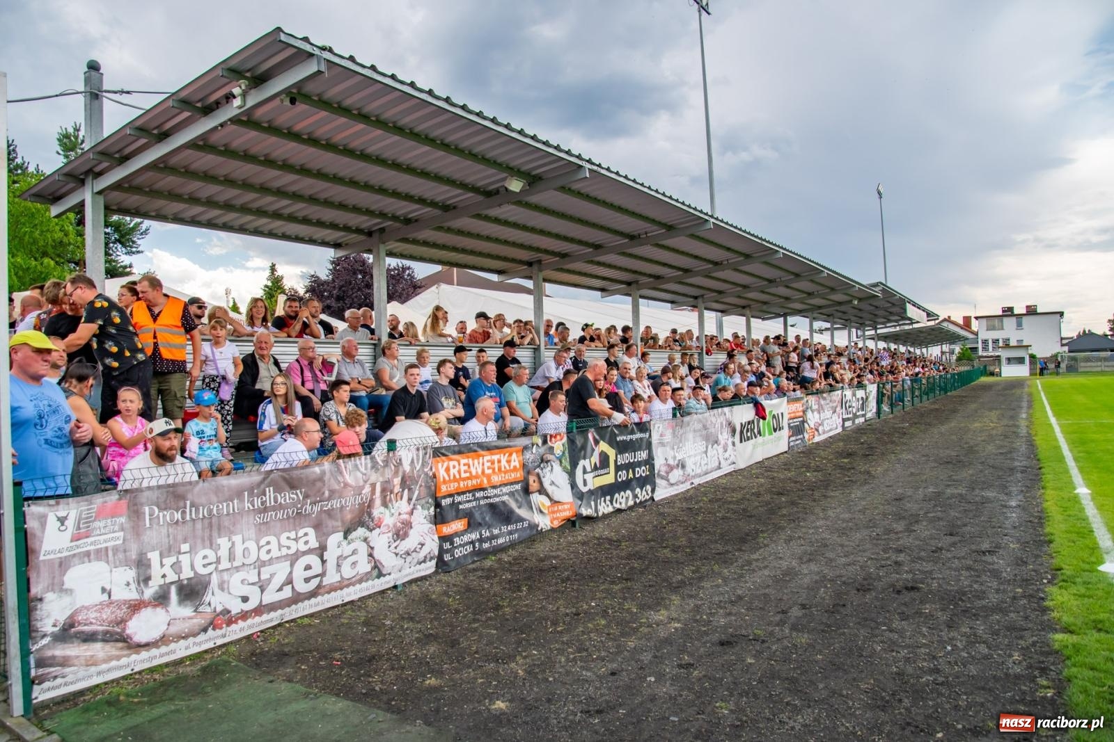 Zdjęcie w galerii na portalu naszraciborz.pl: LKS Tworków podejmował u siebie Górnika Zabrze. Walka była zacięta, wynik - nieprzeciętny [FOTO i WIDEO] wiadomości z regionu