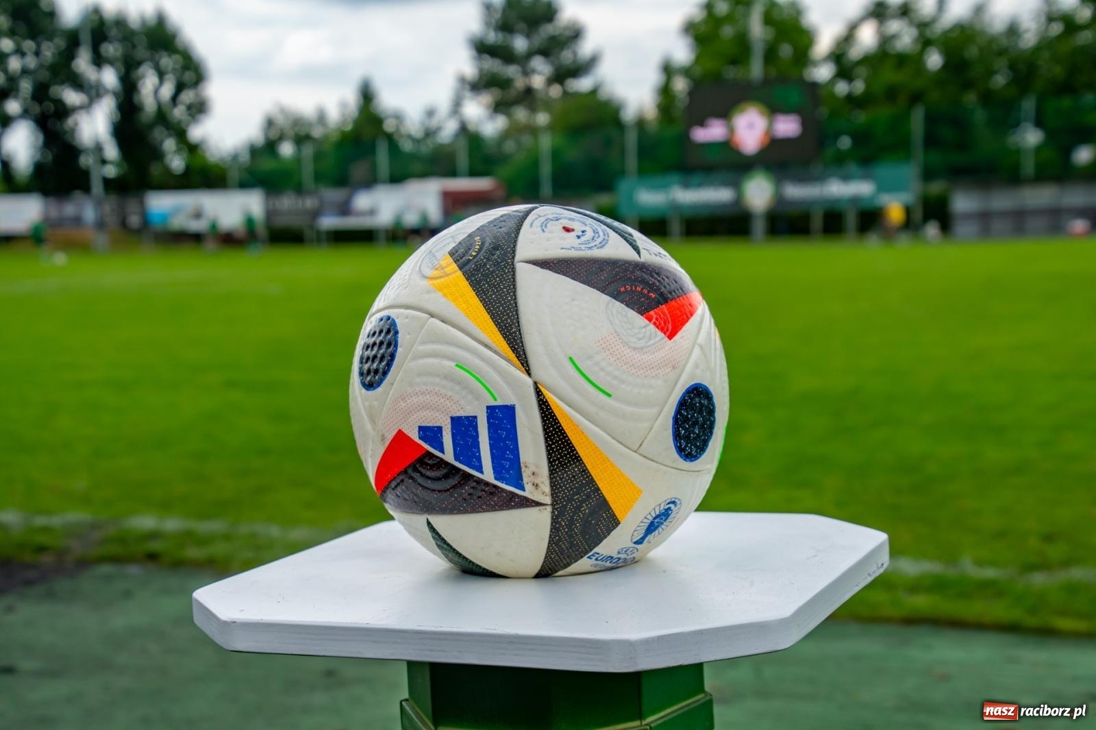 Zdjęcie w galerii na portalu naszraciborz.pl: LKS Tworków podejmował u siebie Górnika Zabrze. Walka była zacięta, wynik - nieprzeciętny [FOTO i WIDEO] wiadomości z regionu