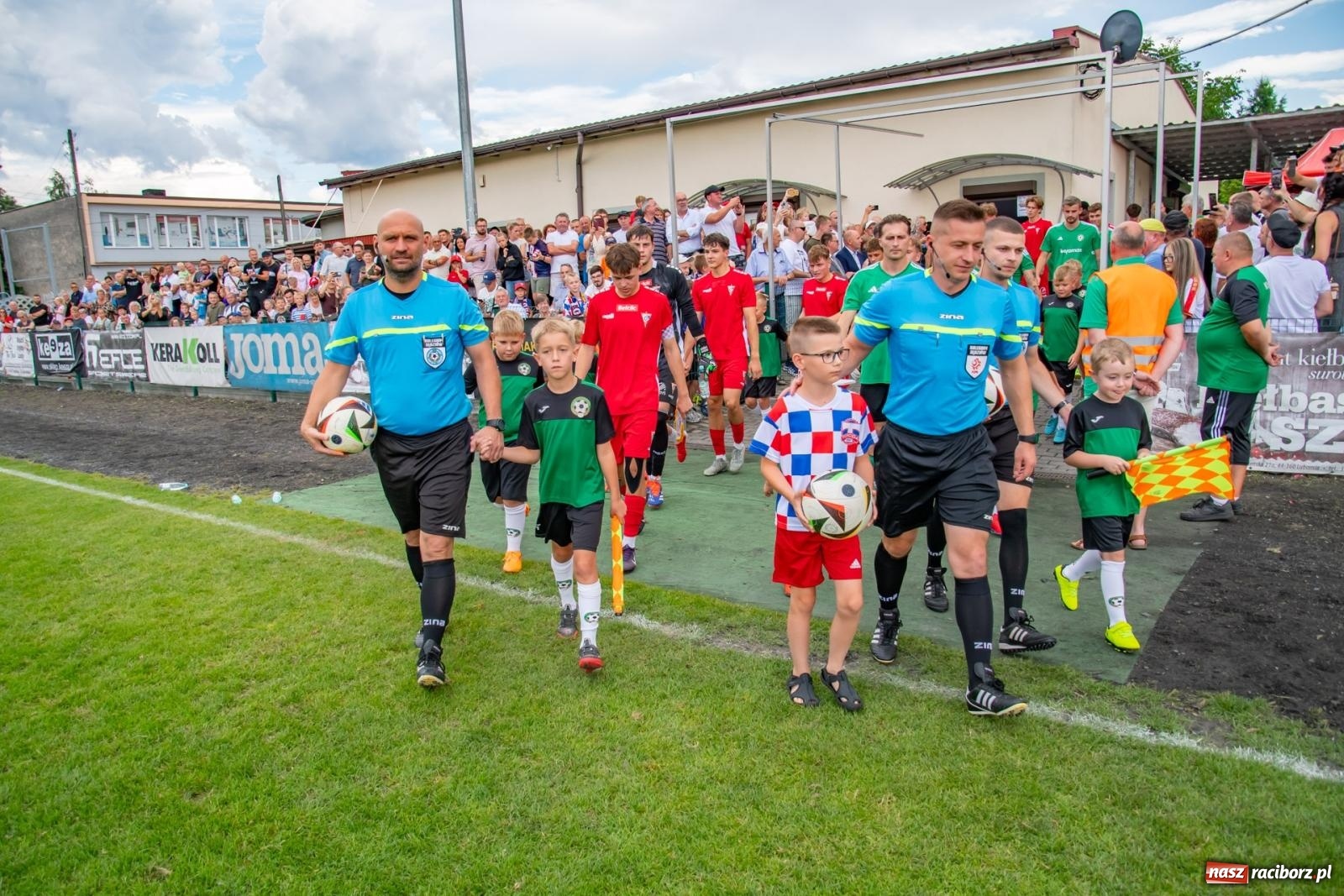 Zdjęcie w galerii na portalu naszraciborz.pl: LKS Tworków podejmował u siebie Górnika Zabrze. Walka była zacięta, wynik - nieprzeciętny [FOTO i WIDEO] wiadomości z regionu