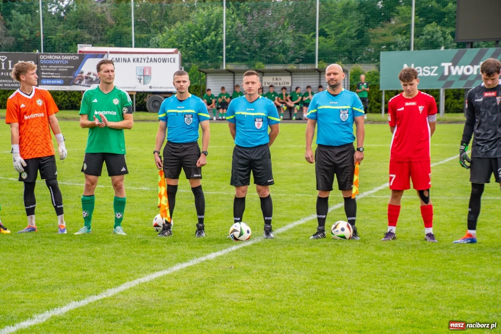 Zdjęcie w galerii na portalu naszraciborz.pl: LKS Tworków podejmował u siebie Górnika Zabrze. Walka była zacięta, wynik - nieprzeciętny [FOTO i WIDEO] wiadomości z regionu