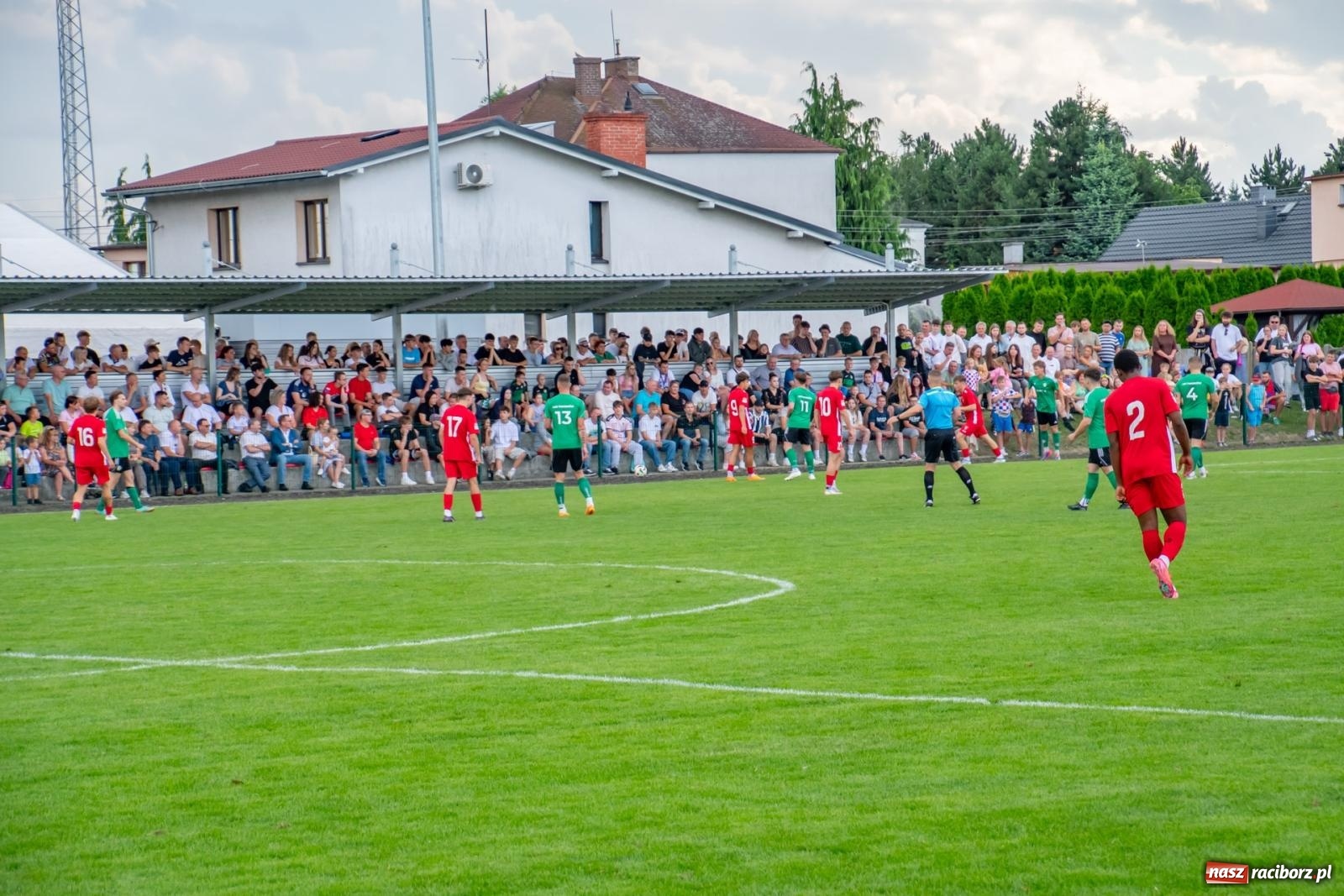 Zdjęcie w galerii na portalu naszraciborz.pl: LKS Tworków podejmował u siebie Górnika Zabrze. Walka była zacięta, wynik - nieprzeciętny [FOTO i WIDEO] wiadomości z regionu