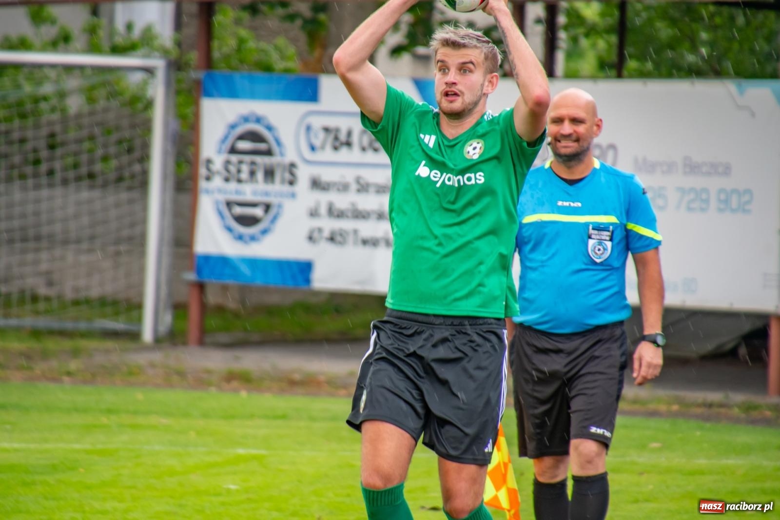 Zdjęcie w galerii na portalu naszraciborz.pl: LKS Tworków podejmował u siebie Górnika Zabrze. Walka była zacięta, wynik - nieprzeciętny [FOTO i WIDEO] wiadomości z regionu