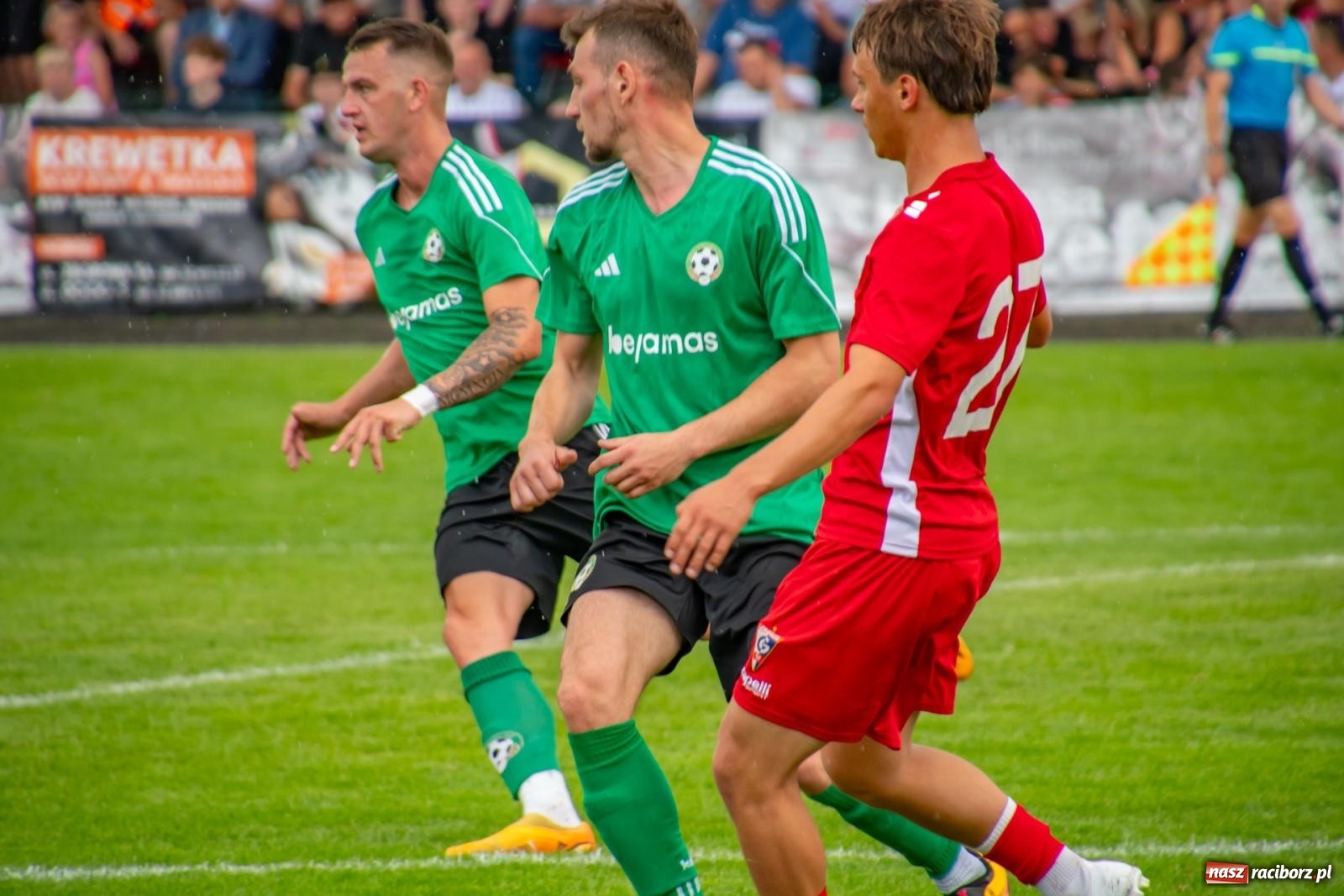 Zdjęcie w galerii na portalu naszraciborz.pl: LKS Tworków podejmował u siebie Górnika Zabrze. Walka była zacięta, wynik - nieprzeciętny [FOTO i WIDEO] wiadomości z regionu