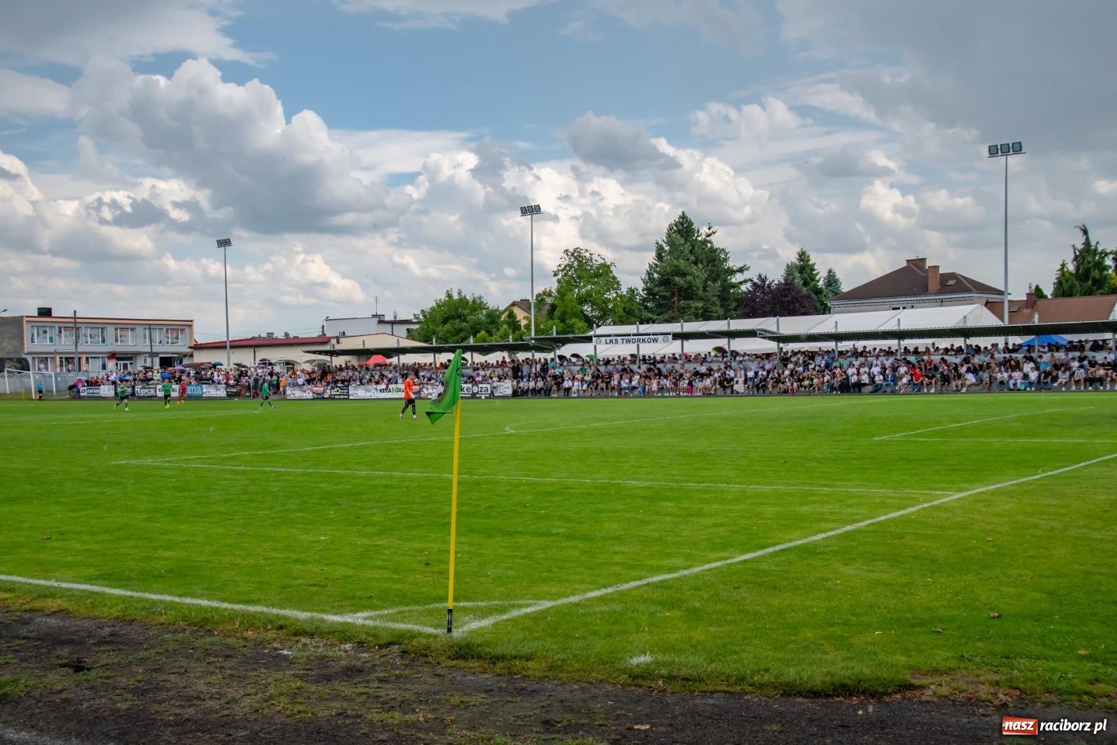 Zdjęcie w galerii na portalu naszraciborz.pl: LKS Tworków podejmował u siebie Górnika Zabrze. Walka była zacięta, wynik - nieprzeciętny [FOTO i WIDEO] wiadomości z regionu