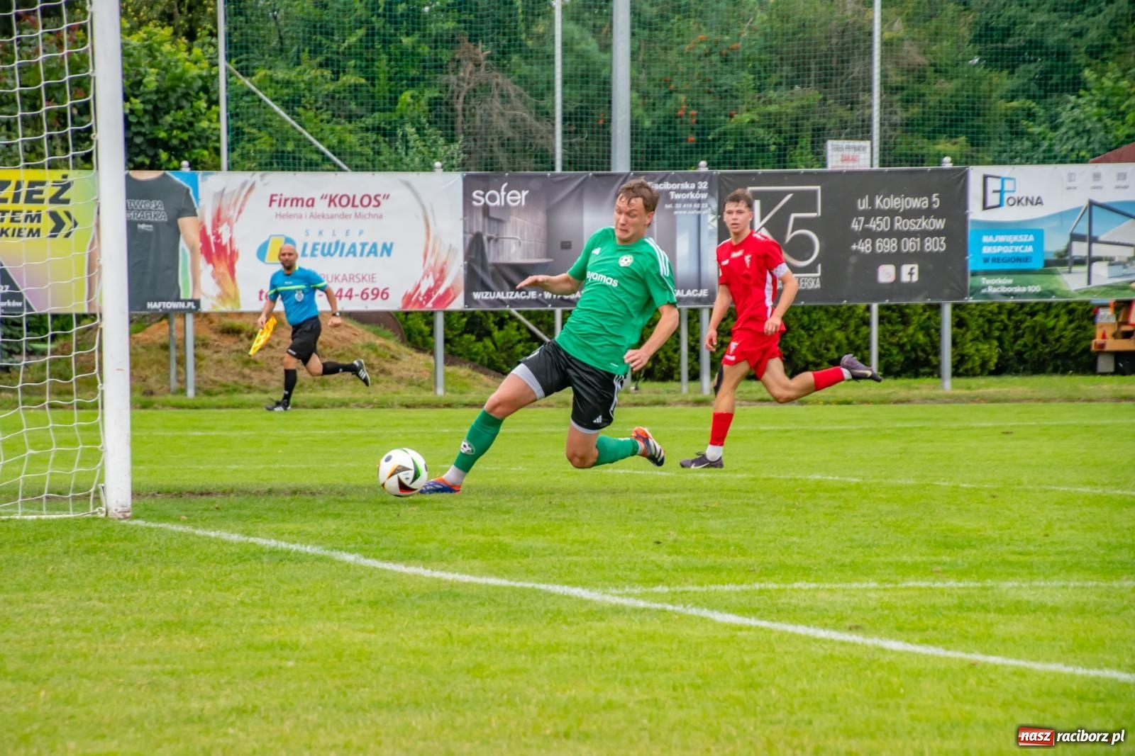 Zdjęcie w galerii na portalu naszraciborz.pl: LKS Tworków podejmował u siebie Górnika Zabrze. Walka była zacięta, wynik - nieprzeciętny [FOTO i WIDEO] wiadomości z regionu